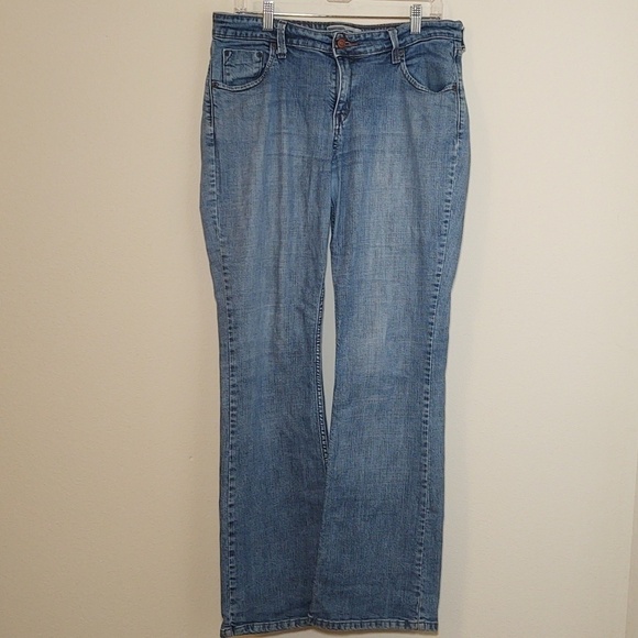 Signature by Levi Strauss Denim - Signature by Levi Strauss Women's Low Rise Bootcut Jeans